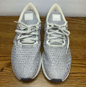 Nike Air Zoom Pegasus 35 Women’s Size 8.5M Gray Laced Up Running Shoes Sneakers